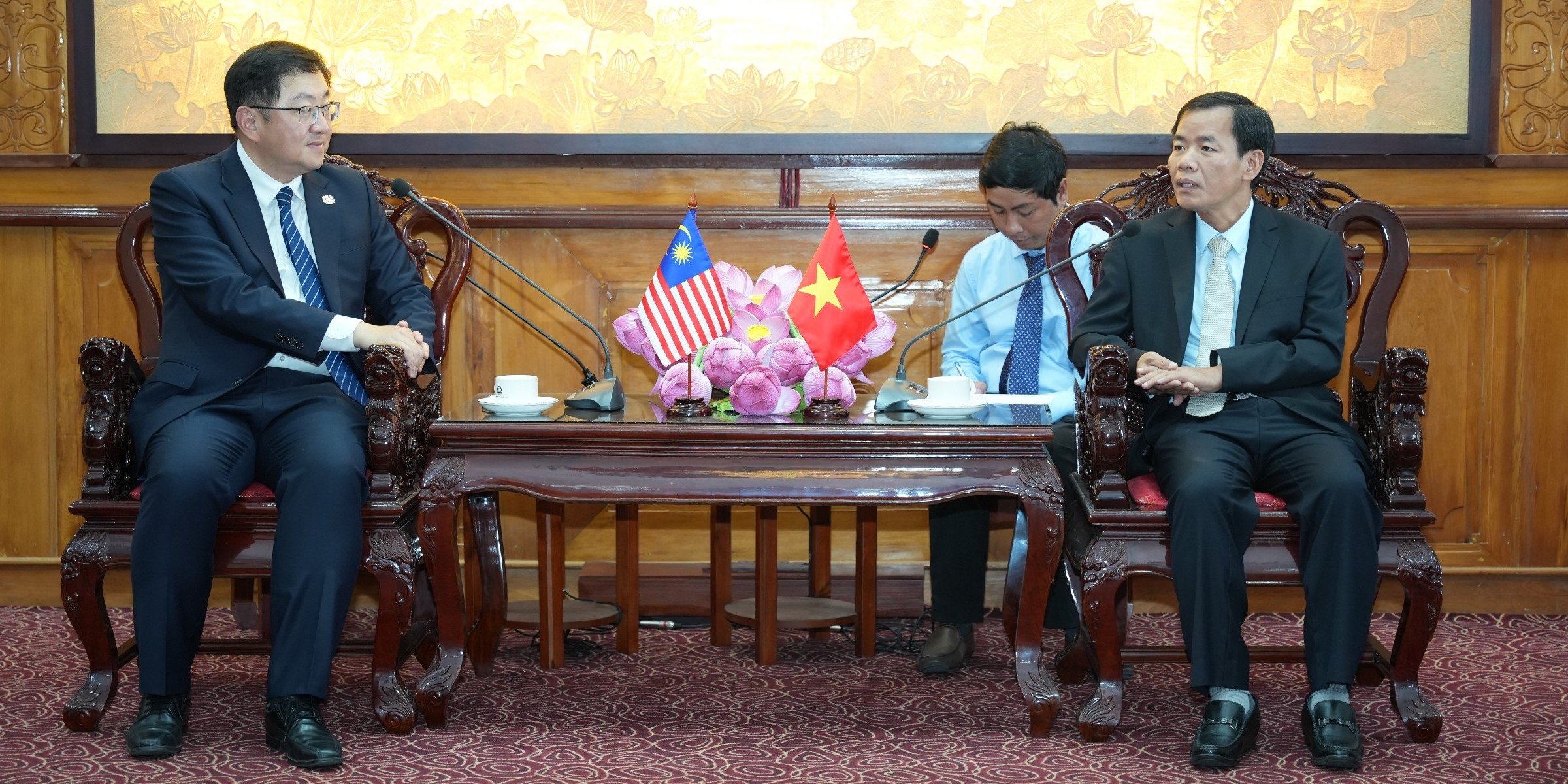 Chủ tịch UBND tỉnh Nguyễn Văn Phương tiếp xã giao Đại sứ Malaysia, Đại sứ Campuchia tại Việt Nam