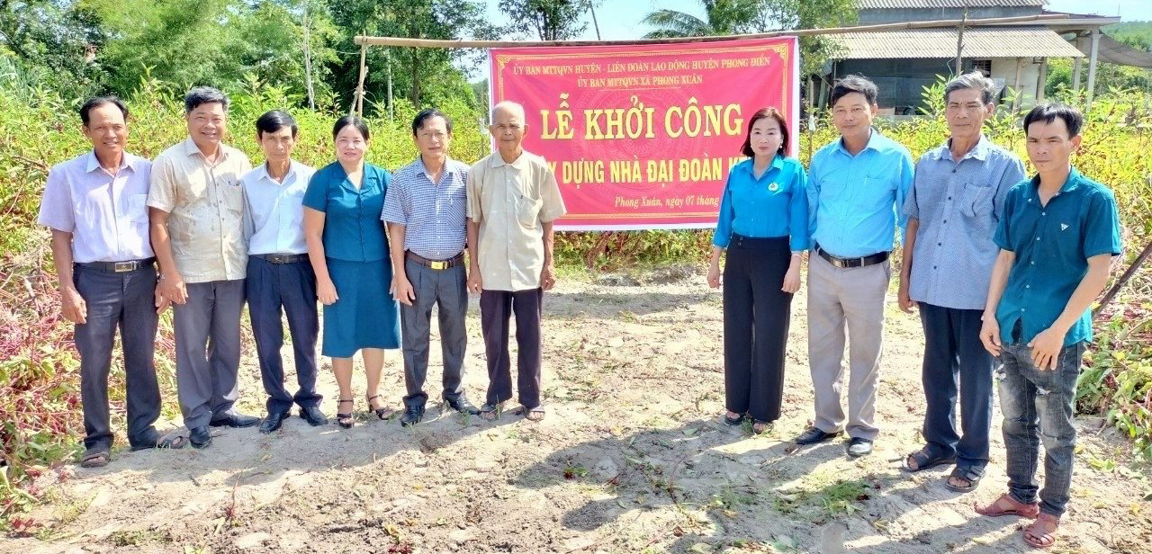 Khởi công xây dựng nhà đại đoàn kết ở xã Phong Xuân