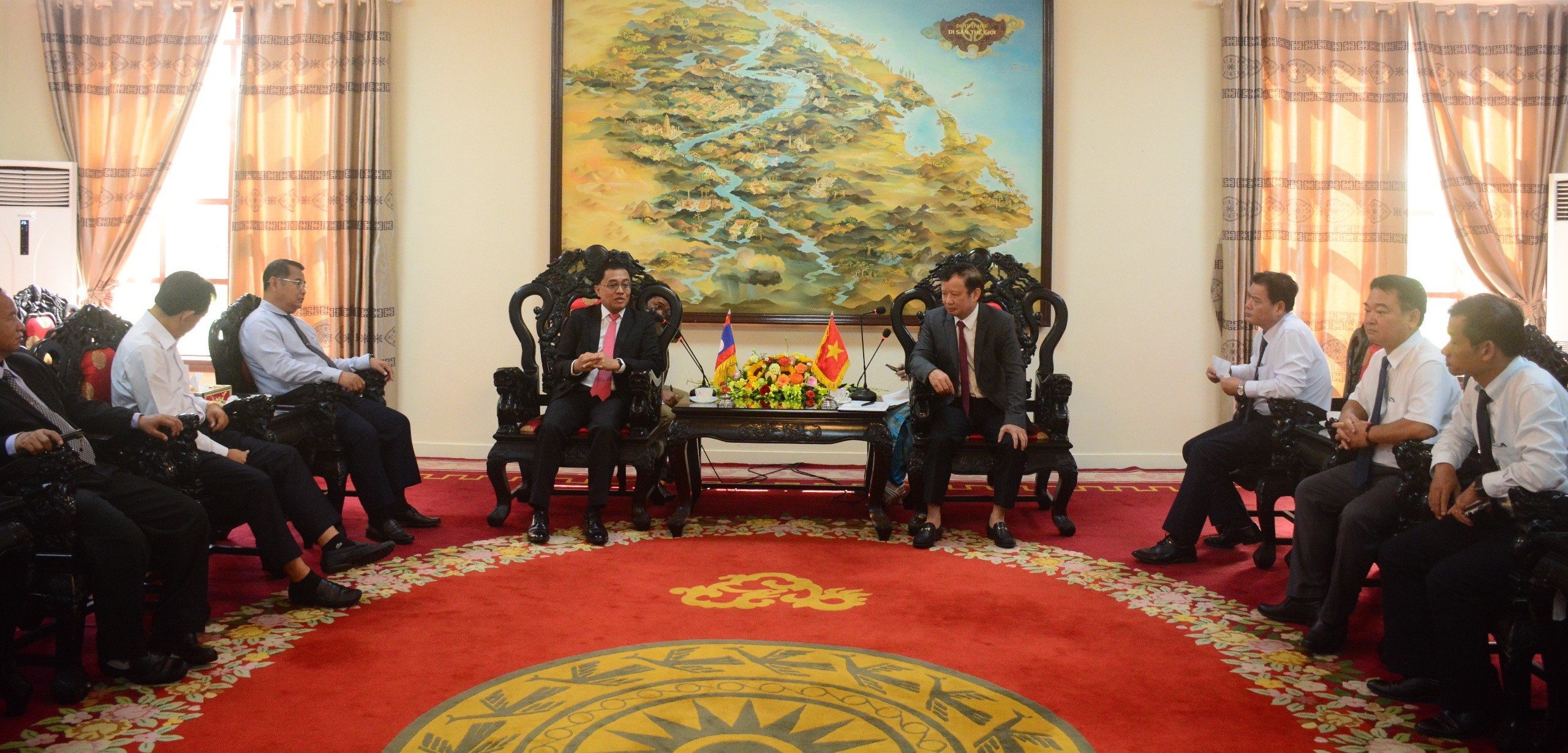 Bí thư Tỉnh ủy Lê Trường Lưu tiếp xã giao Bí thư Tỉnh ủy, Tỉnh Trưởng tỉnh Sê Kông