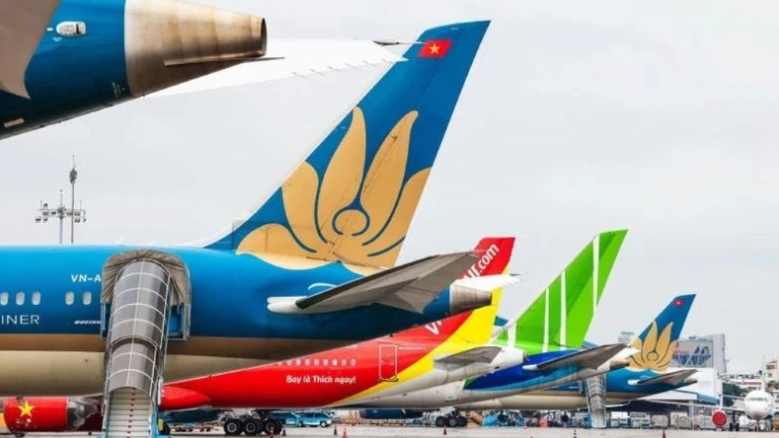 Bất ngờ giá vé máy bay “hạ nhiệt” giữa cao điểm hè