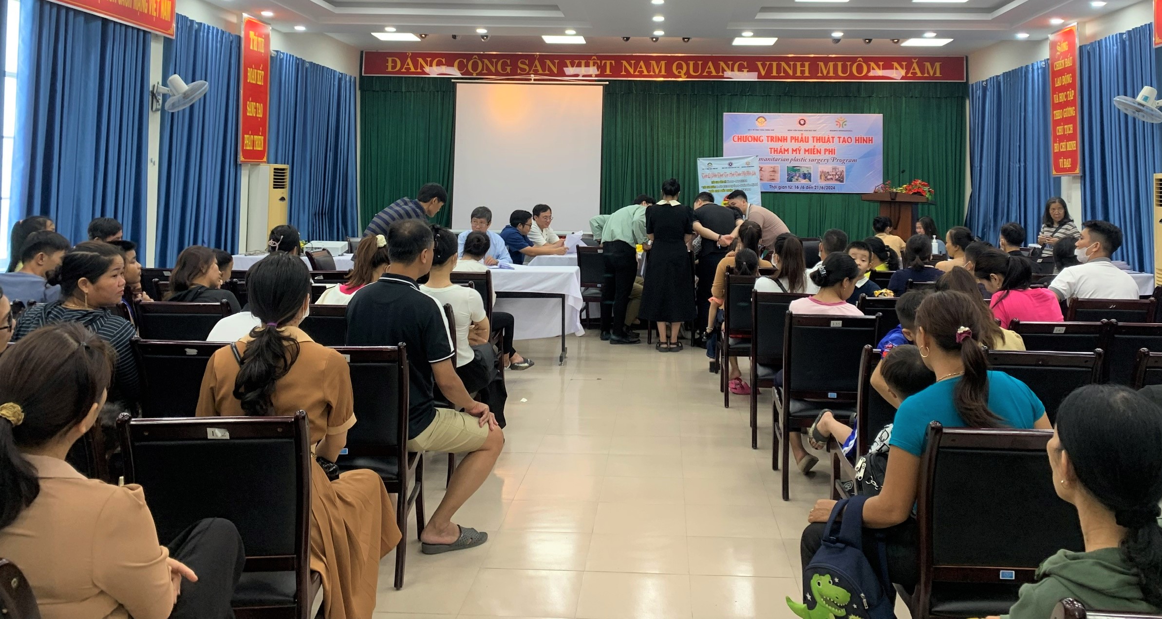 Phẫu thuật thẩm mỹ tạo hình miễn phí cho bệnh nhân miền Trung