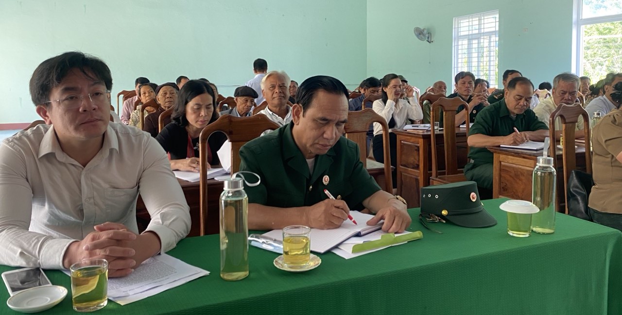 Xây dựng Bia lưu niệm Hội nghị Diên Hồng năm 1958