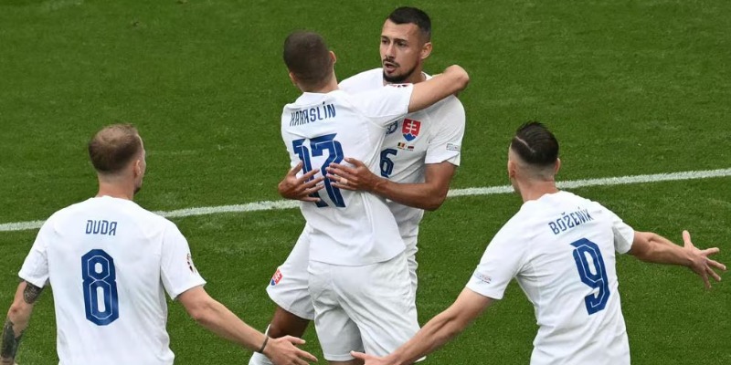 Những bất ngờ đầu tiên; ứng cử viên vô địch Pháp thắng chật vật