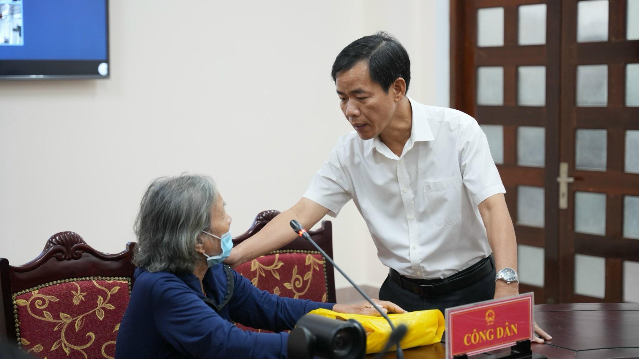 Lãnh đạo tỉnh tiếp công dân định kỳ