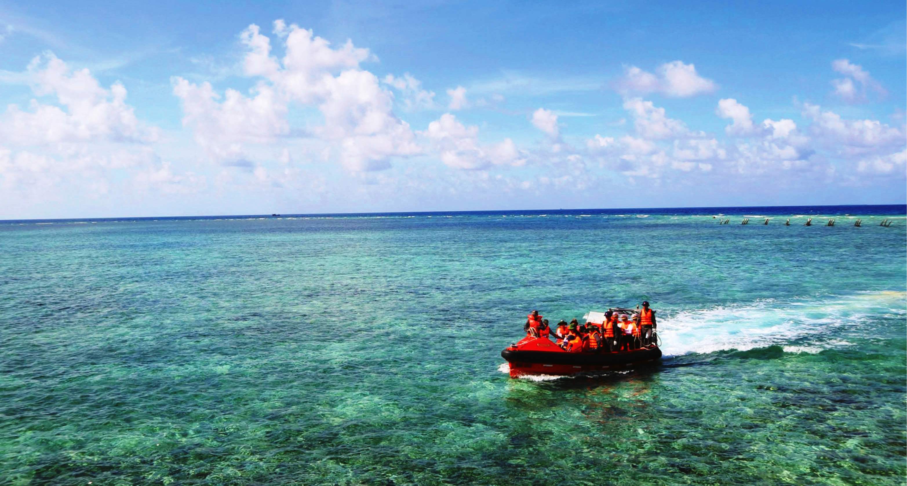 Tác nghiệp trên sóng Trường Sa Nước mắt và nụ cười