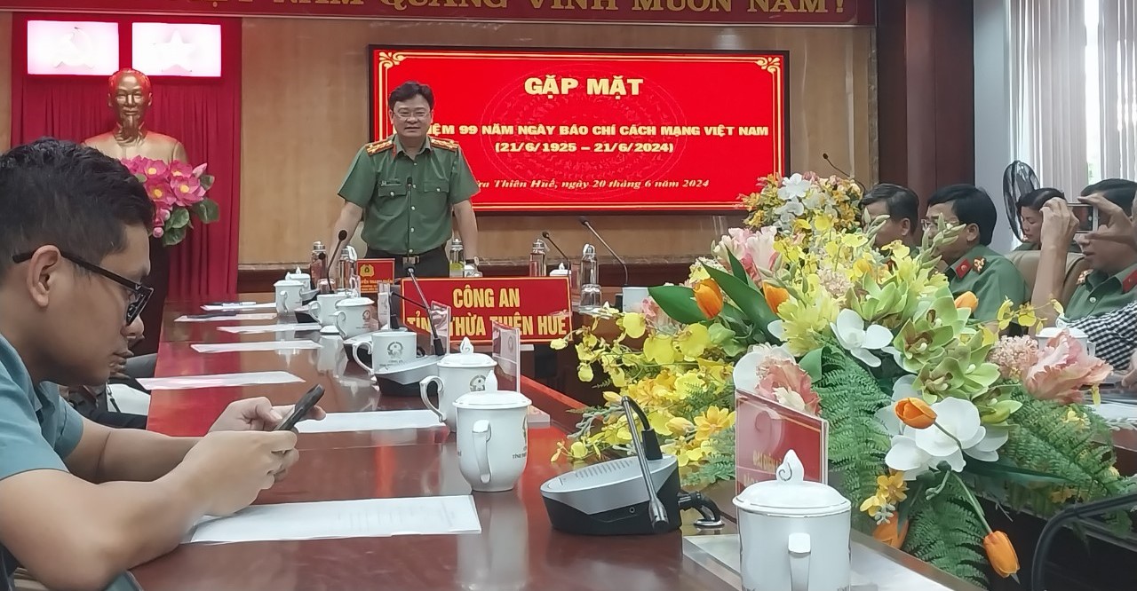 Đồng hành với các cơ quan báo chí