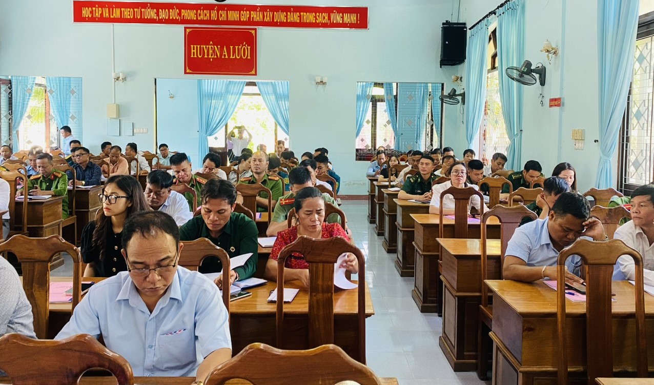 Bồi dưỡng nghiệp vụ tôn giáo cho 200 đại biểu