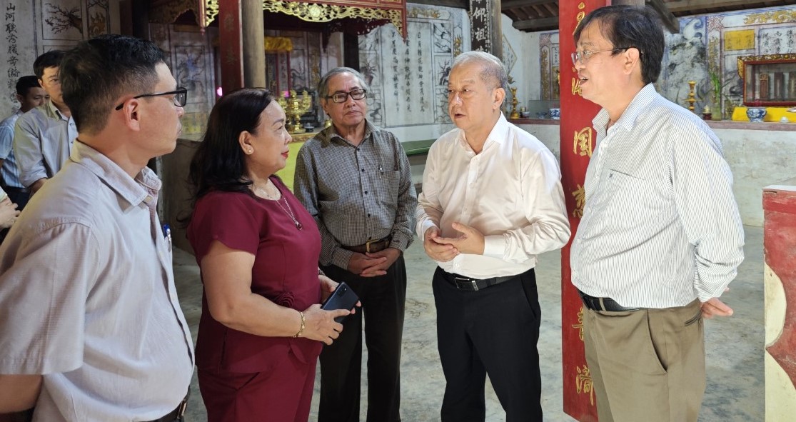Phó Bí thư Thường trực Tỉnh ủy Phan Ngọc Thọ khảo sát một số di tích ở TP Huế và TX Hương Trà