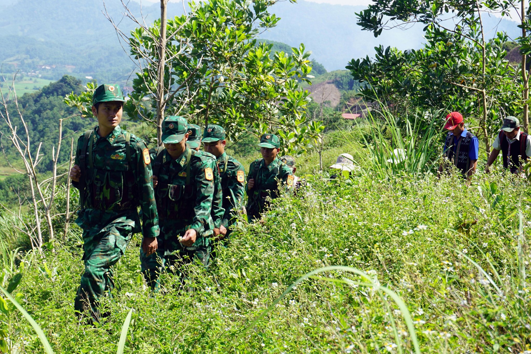 Quản lý, bảo vệ vững chắc chủ quyền lãnh thổ, an ninh biên giới quốc gia
