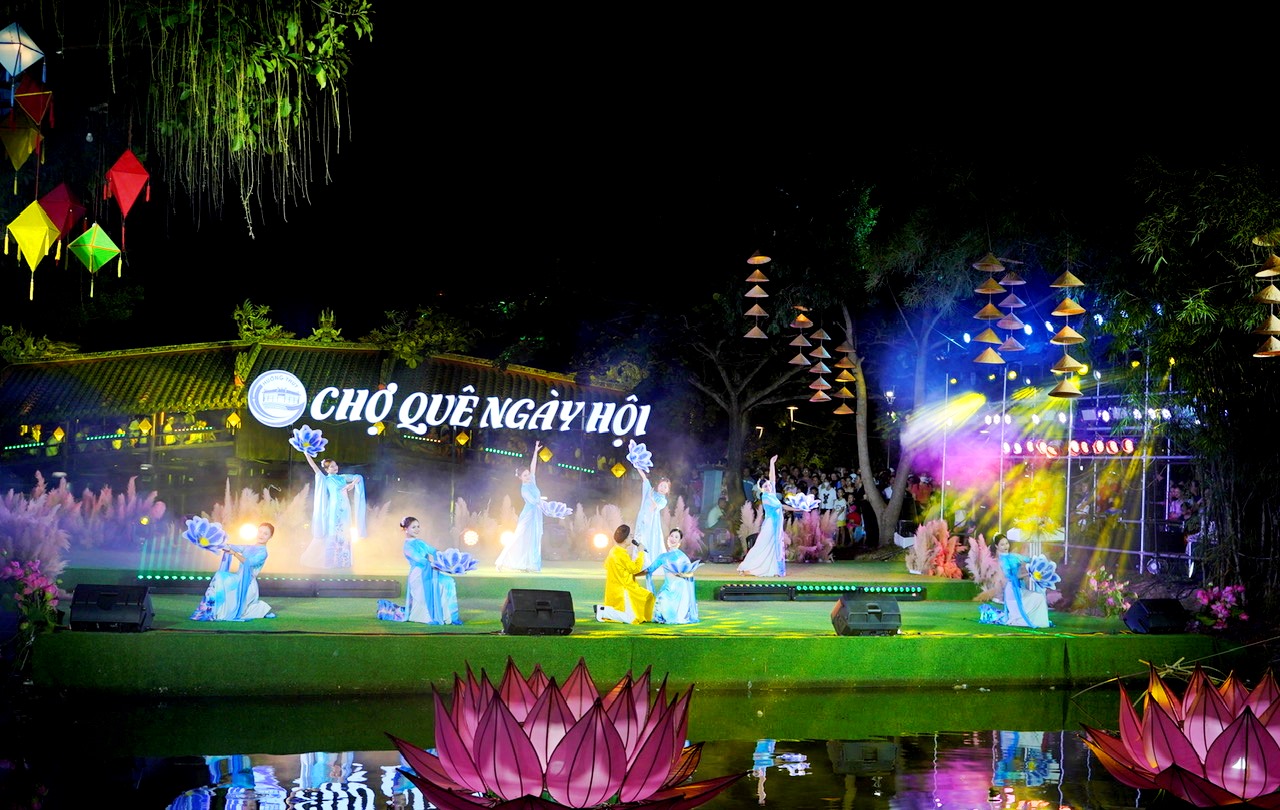 Sức hút từ “Chợ quê ngày hội”