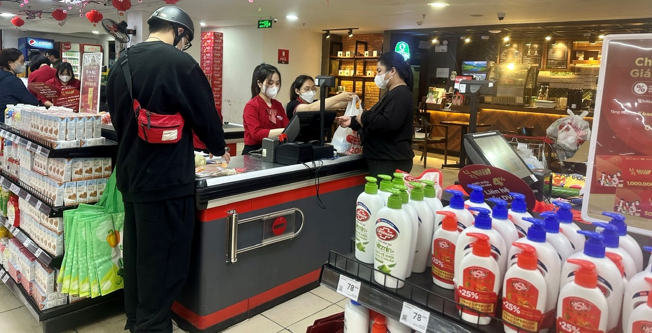 Dư luận quan tâm chính sách giảm thuế; tăng lương và xác thực sinh trắc học áp dụng từ ngày 1 7