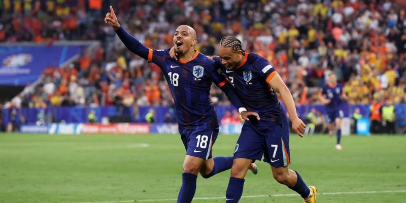 “Cơn lốc màu da cam” cuốn phăng Romania, Thổ Nhĩ Kỳ kiên cường giành chiến thắng