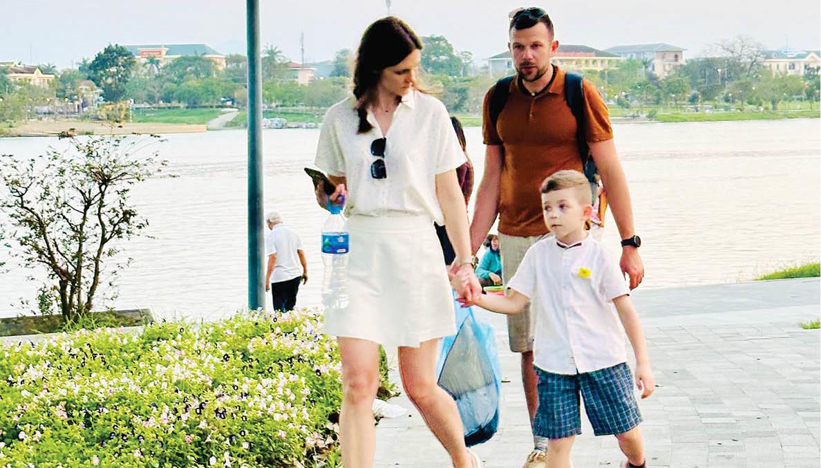 Dạo bước dòng Hương