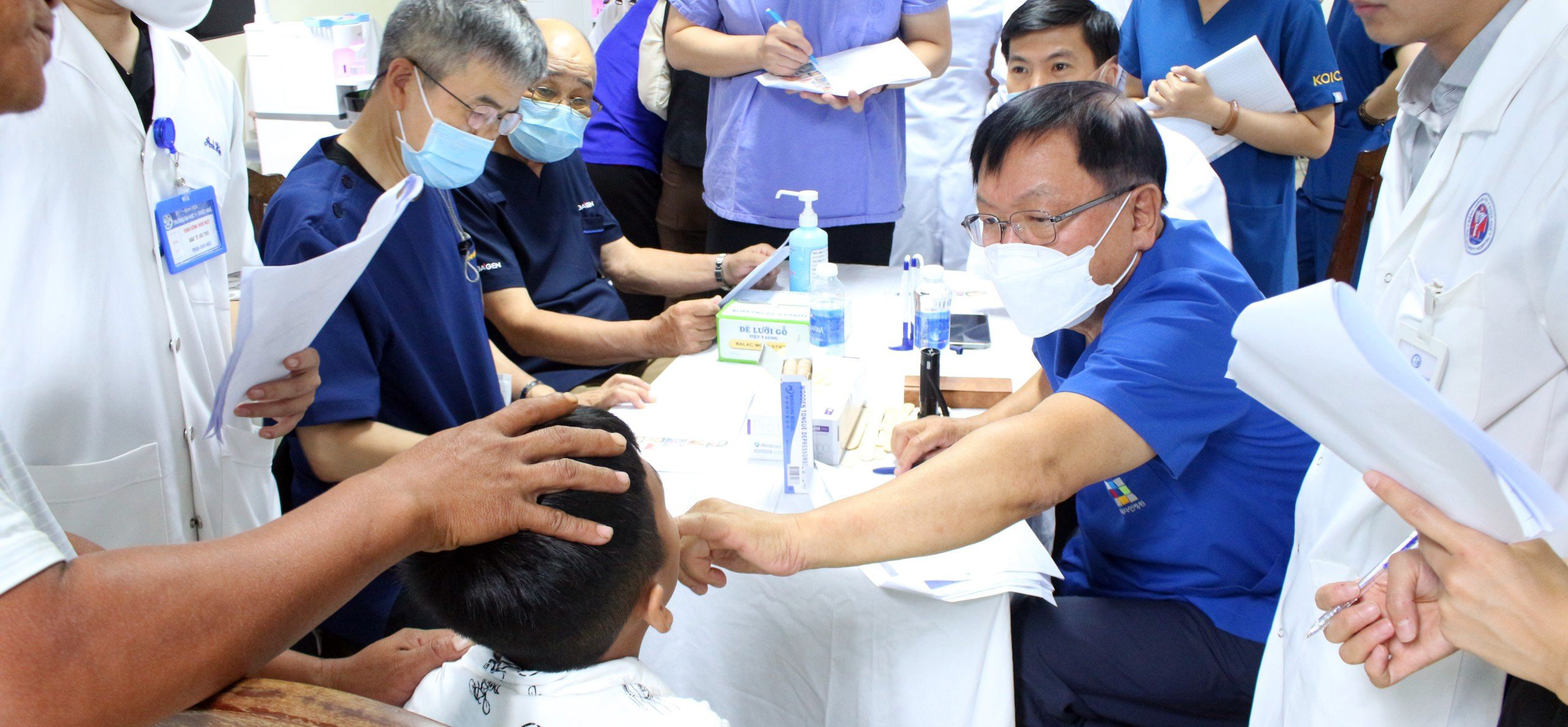 Hơn 40 bệnh nhân được khám và phẫu thuật dị tật khe hở môi - vòm miệng