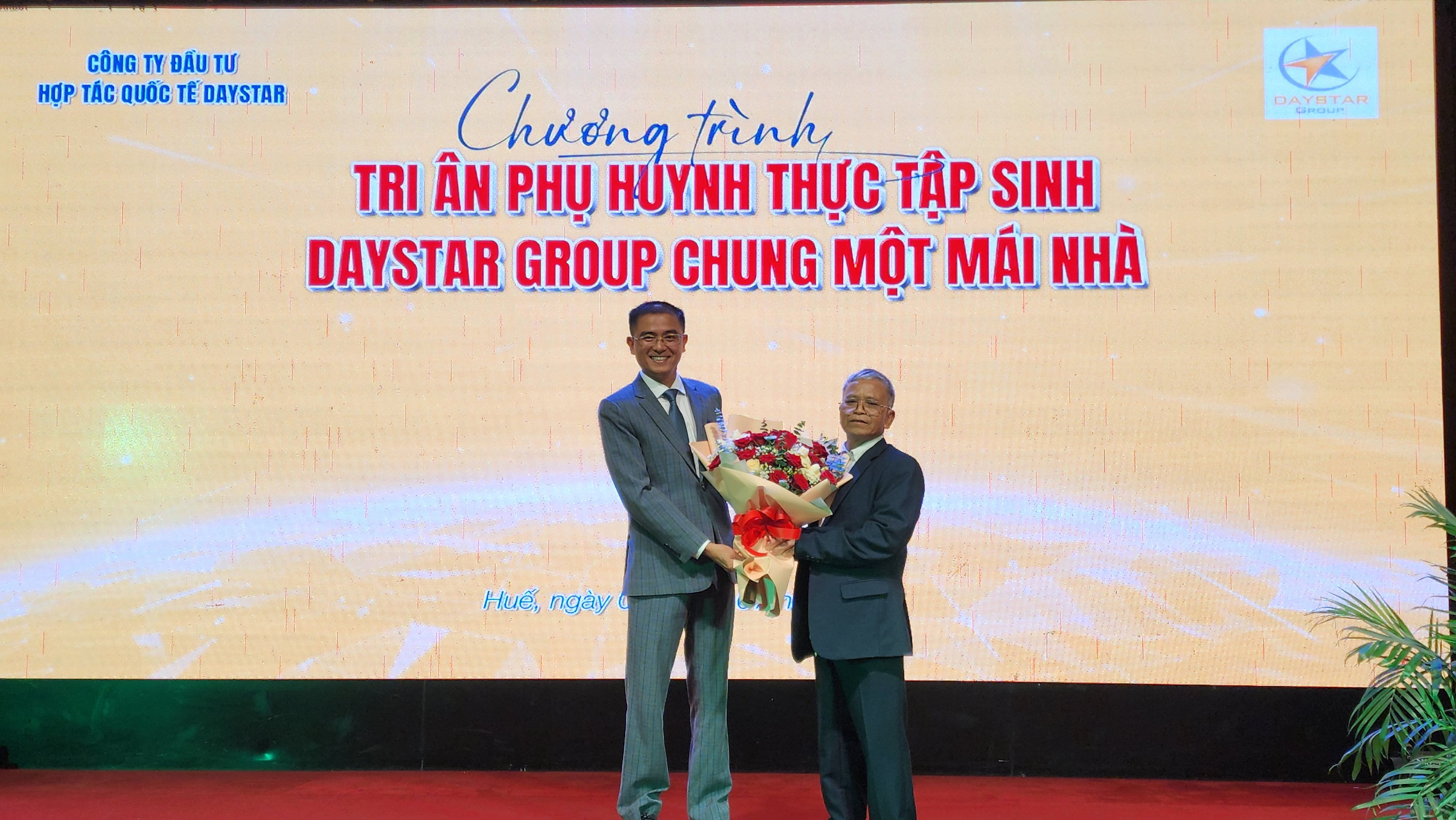 Daystar tri ân phụ huynh thực tập sinh