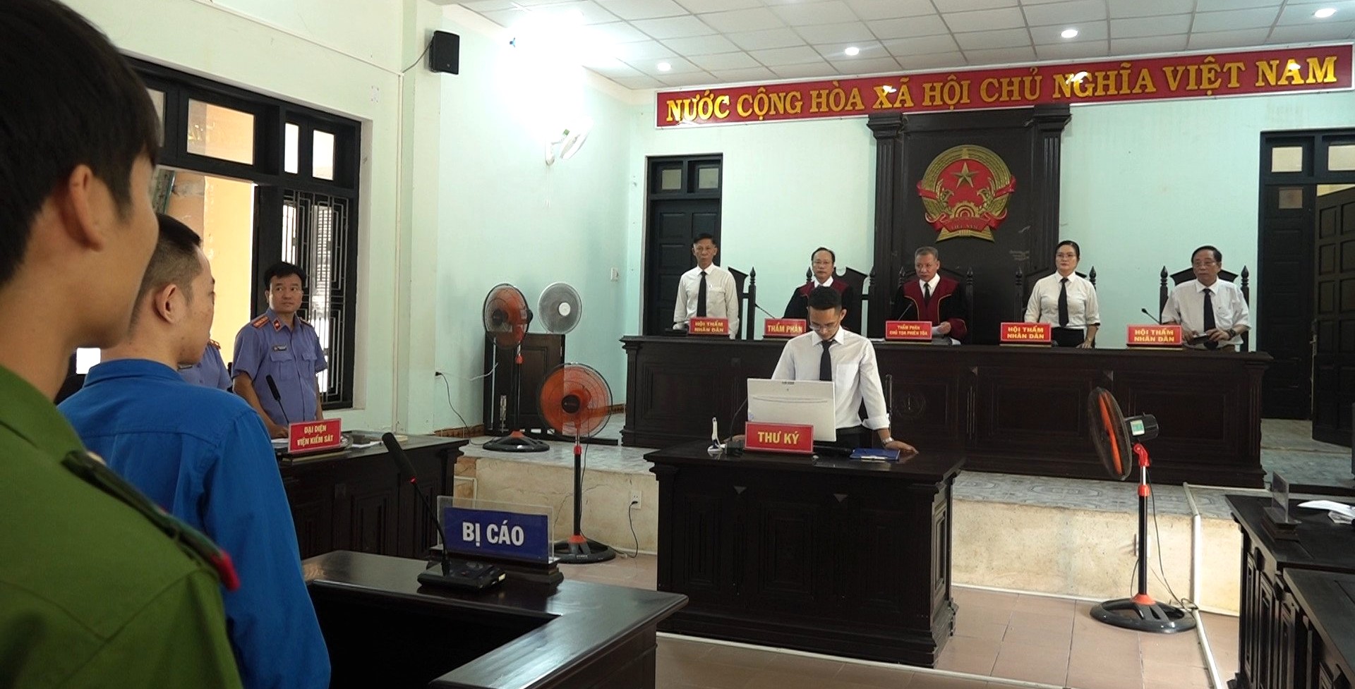 20 năm tù cho đối tượng đâm chết phó trưởng công an phường