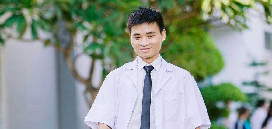 Bác sĩ trẻ Nguyễn Văn Anh - Hạnh phúc từ vượt khó