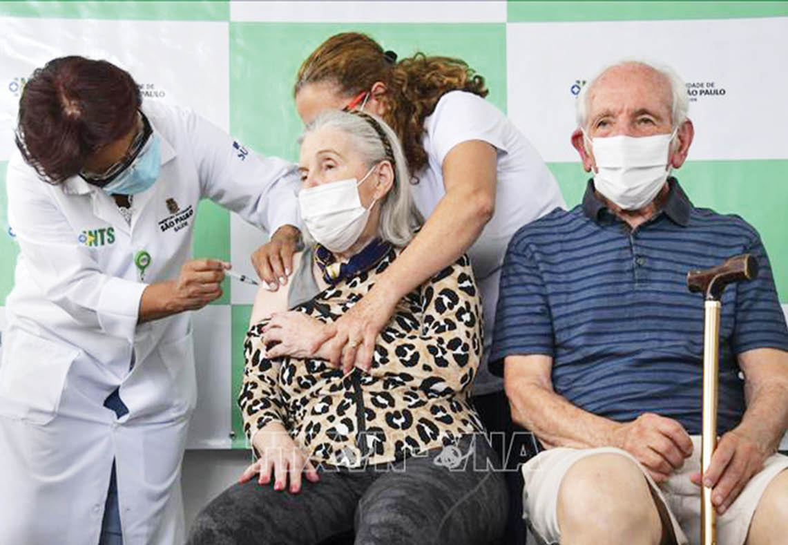 COVID-19 vẫn đang cướp đi sinh mạng của 1 700 người mỗi tuần