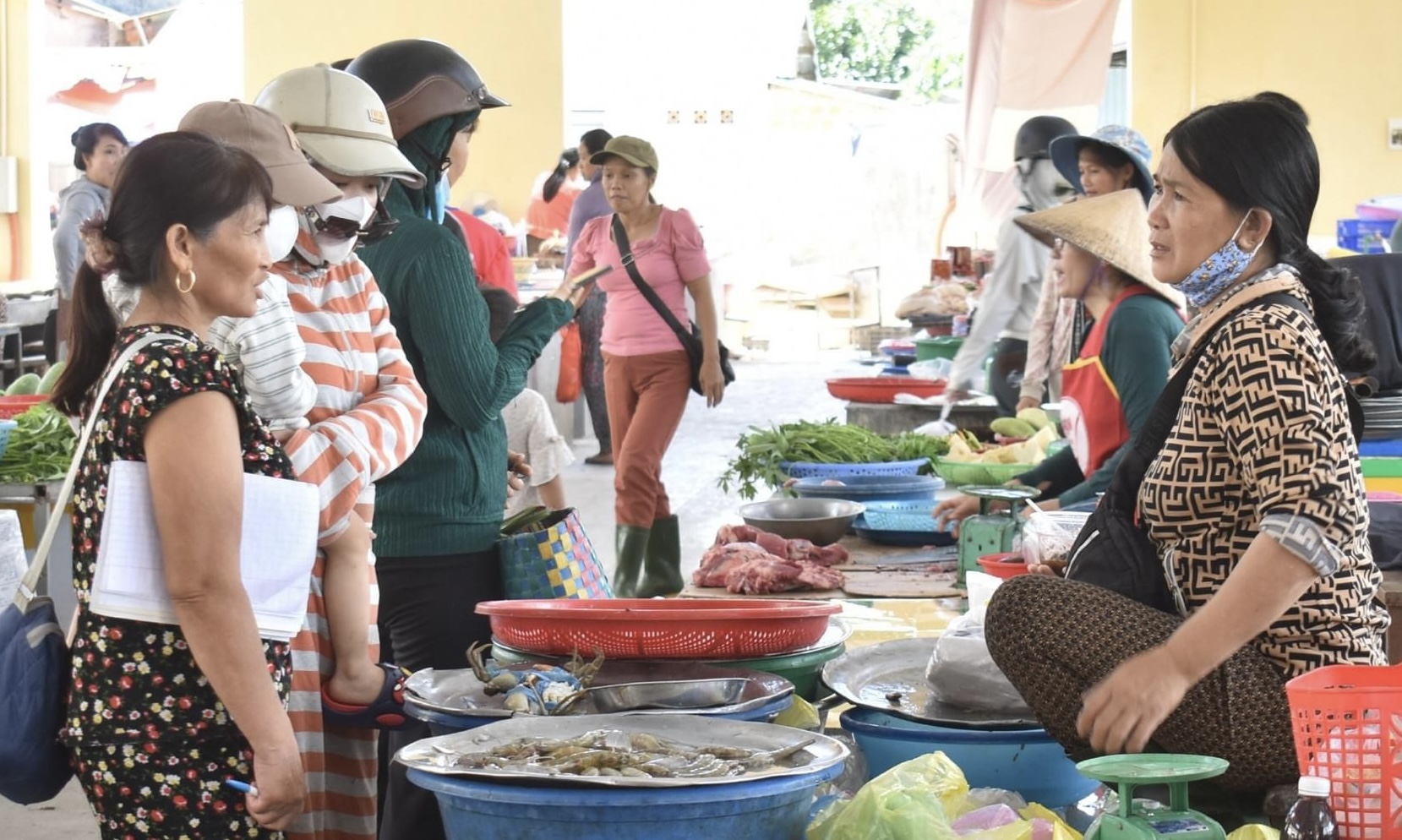 Chợ Khe Tre hoạt động trở lại sau vụ cháy