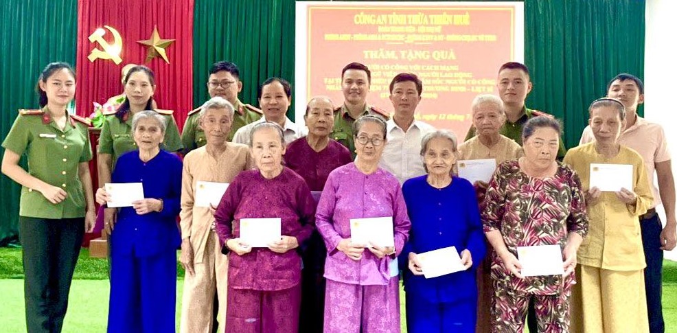 Đồng hành, tri ân