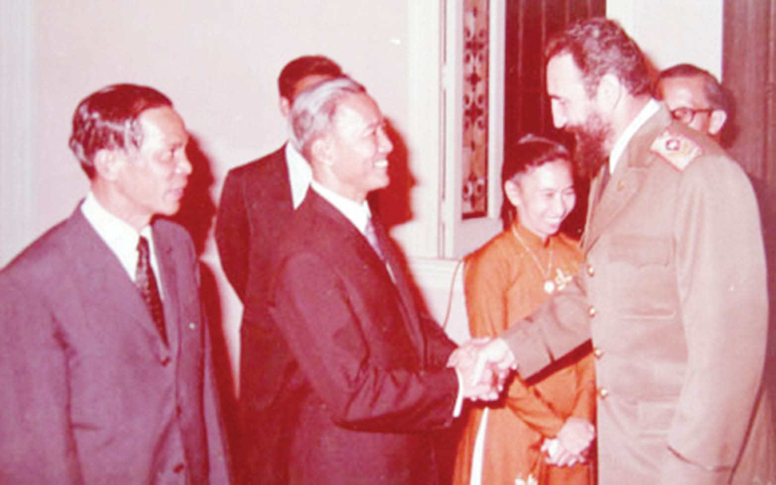 Dấu ấn của Đại sứ Hà Văn Lâu trên bàn đàm phán