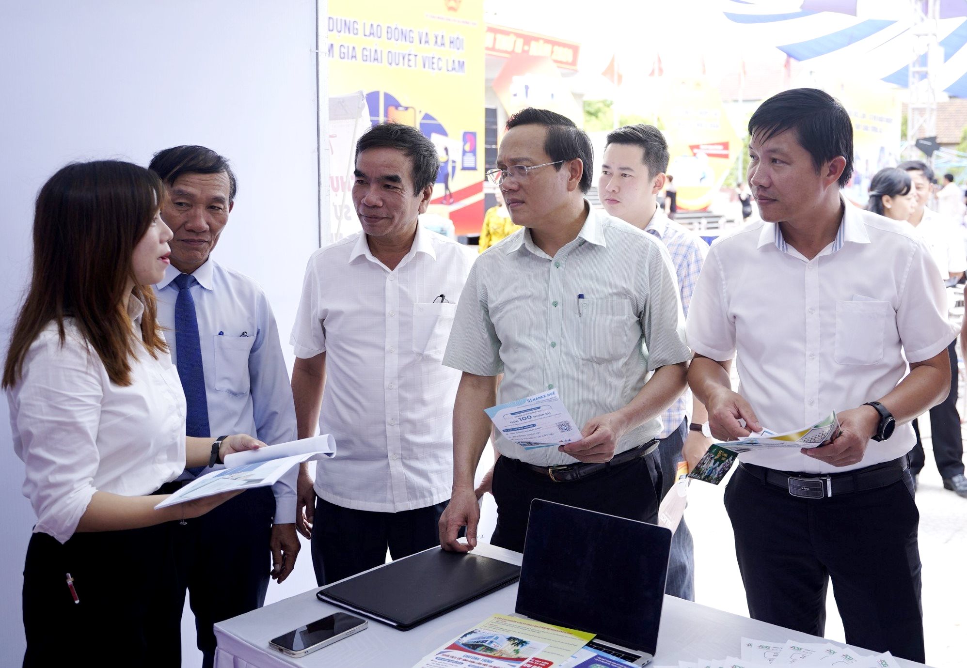 Hơn 10 ngàn vị trí việc làm đang chờ người lao động