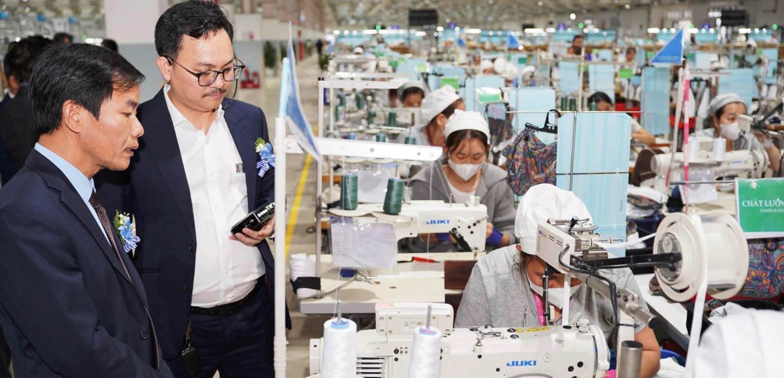 Phục hồi ngành công nghiệp, tạo đà tăng trưởng