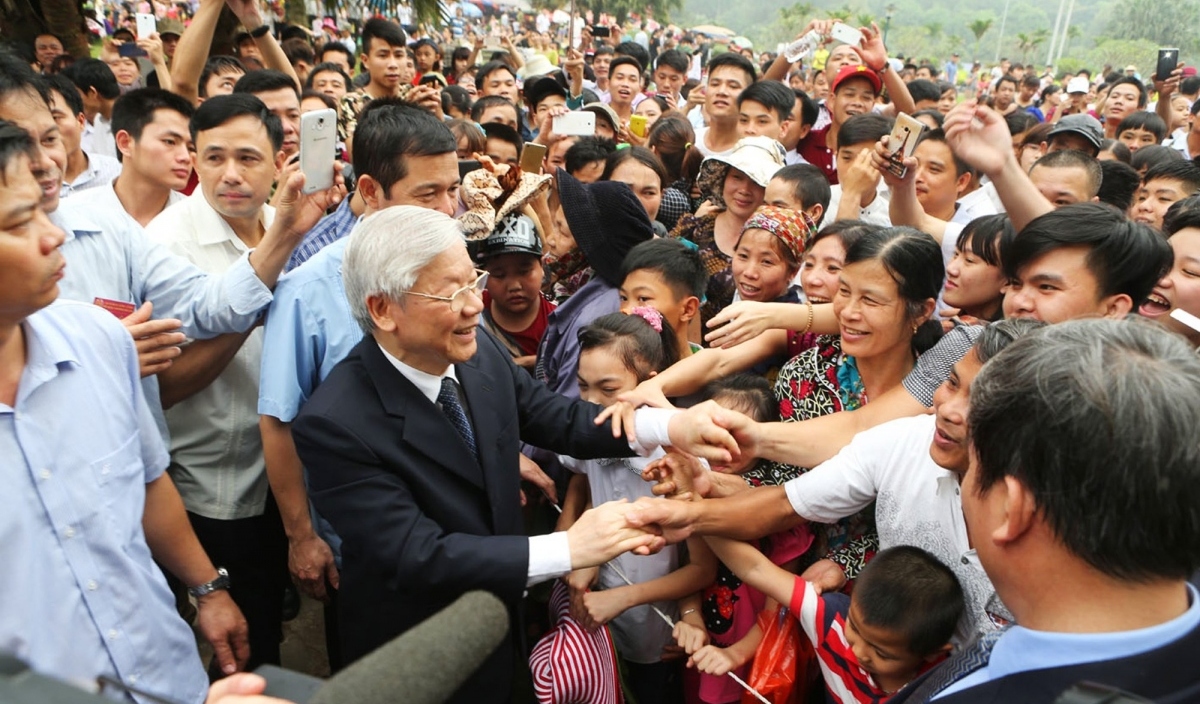 Có một ngôi sao sáng, một ngọn lửa đỏ rực không bao giờ tắt