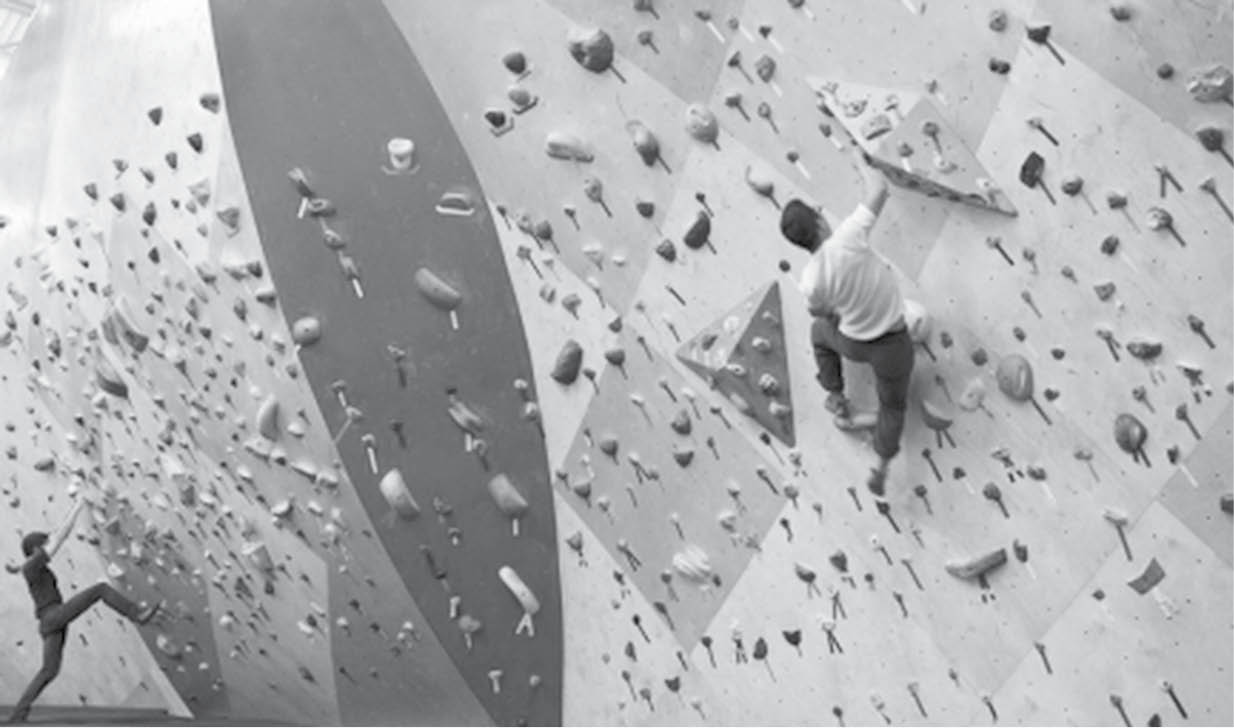 Độc đáo phòng tập leo núi thể thao trong đường hầm tại Barcelona