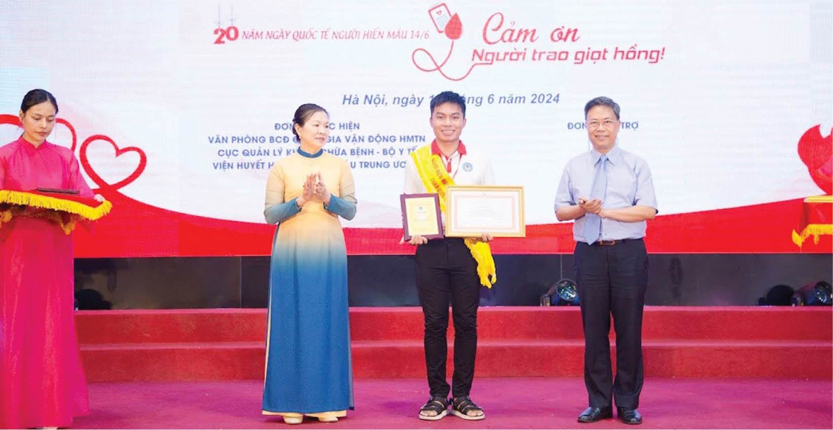 Nam sinh viên ngành y 43 lần hiến máu