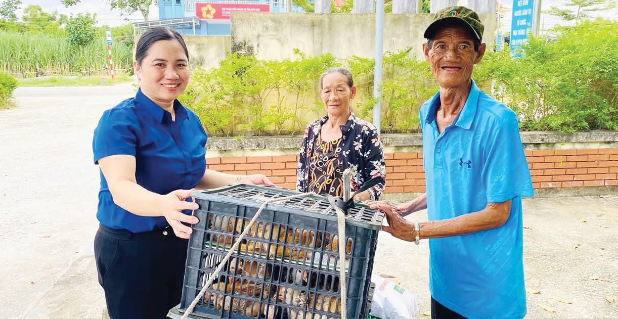 Sinh kế cho bà con nghèo