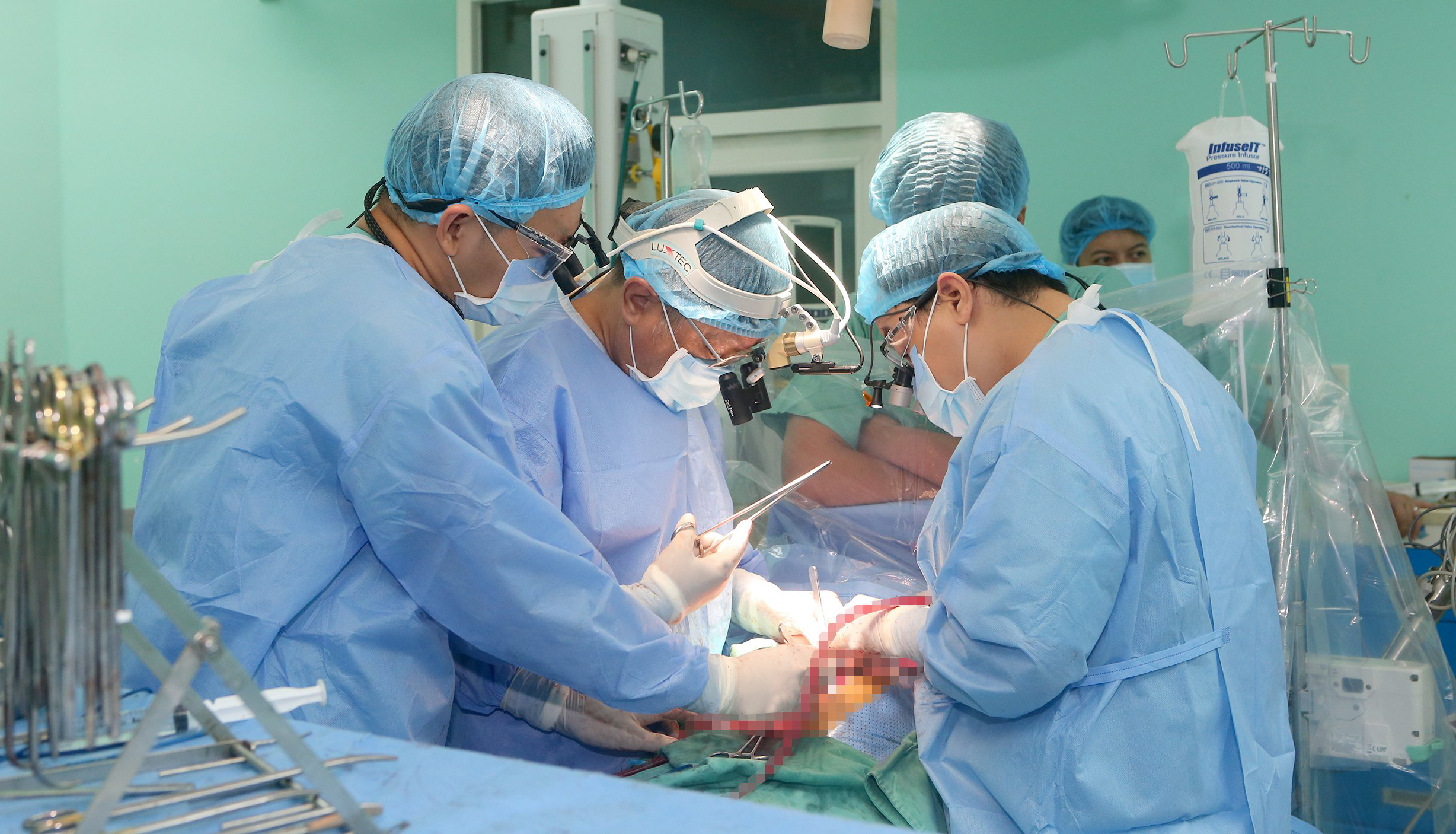 Trái tim của người phụ nữ 65 tuổi giúp hồi sinh cuộc đời một bệnh nhân