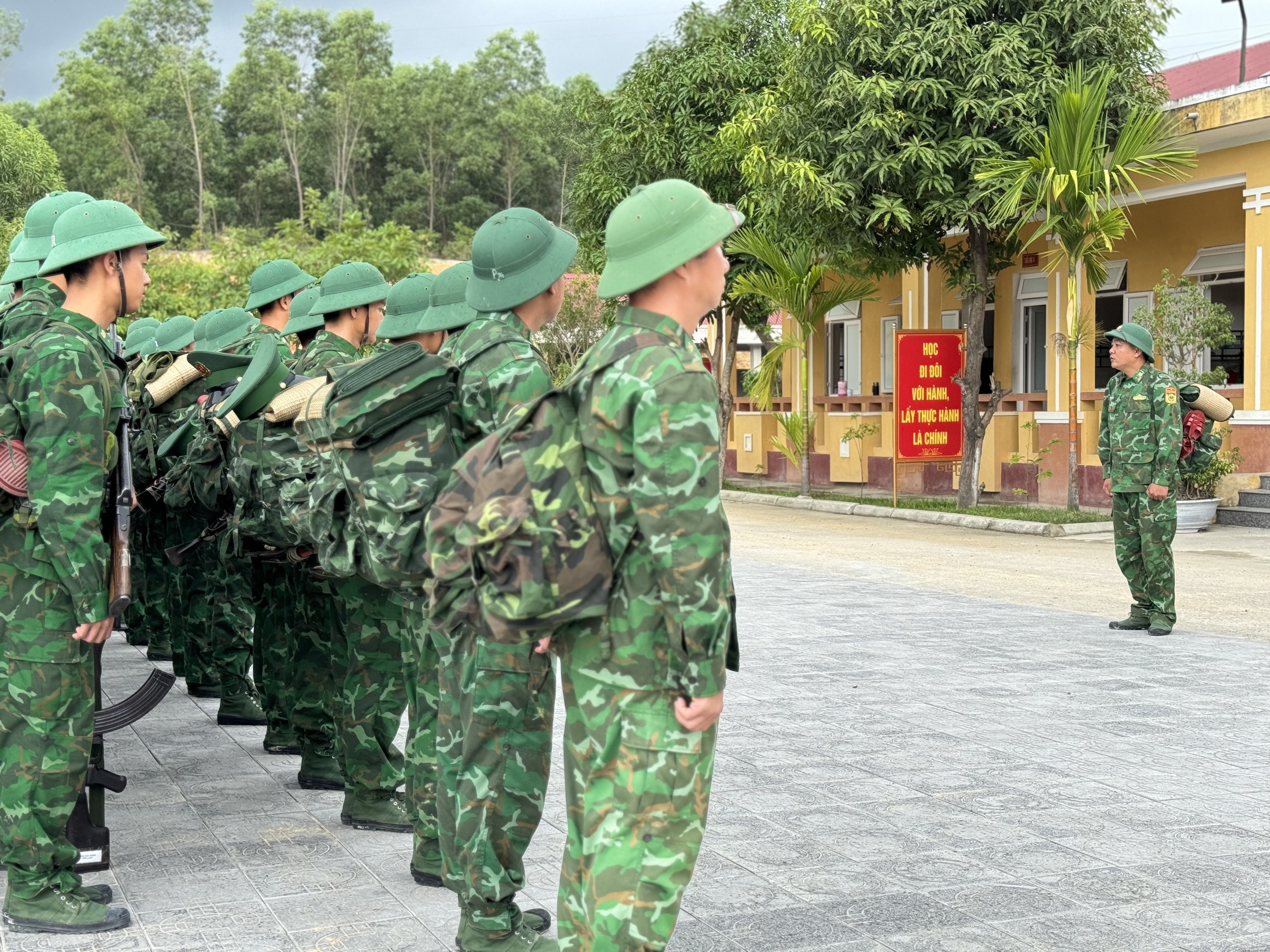 “Tự hào truyền thống - Viết tiếp chiến công - Xứng danh Bộ đội Cụ Hồ”