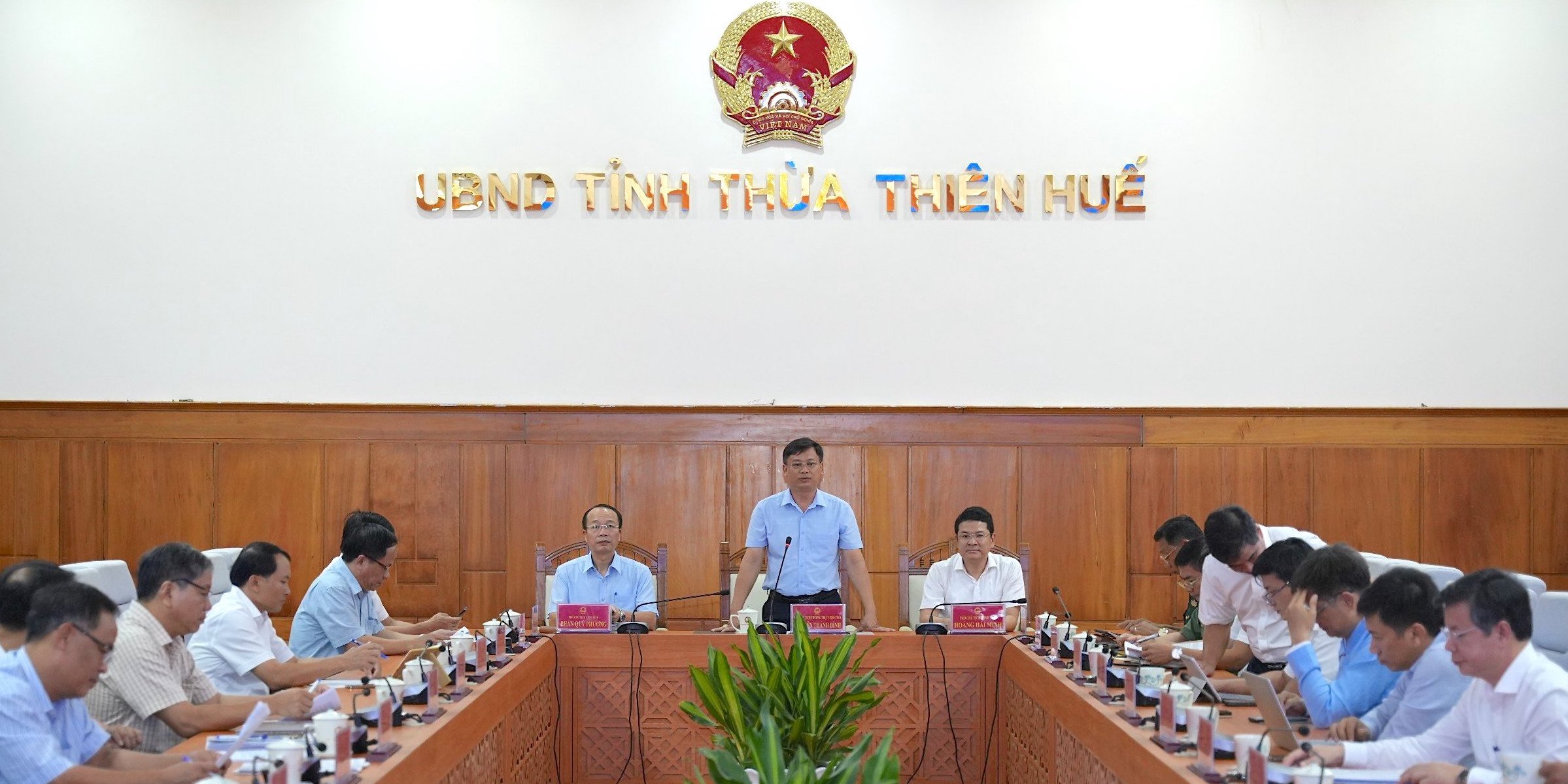 Hoàn thiện các giải pháp, thực hiện thành công các mục tiêu phát triển kinh tế