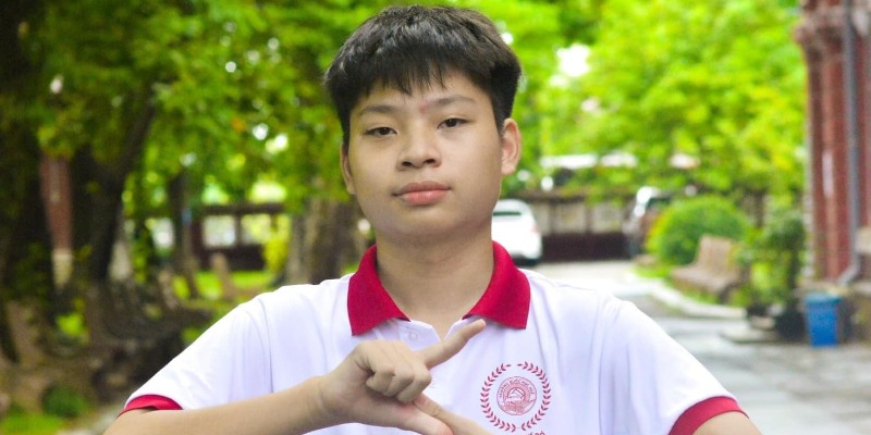 Lê Quang Duy Khoa sẽ đại diện Trường THPT chuyên Quốc Học Huế tham dự Đường lên đỉnh Olympia năm thứ 25