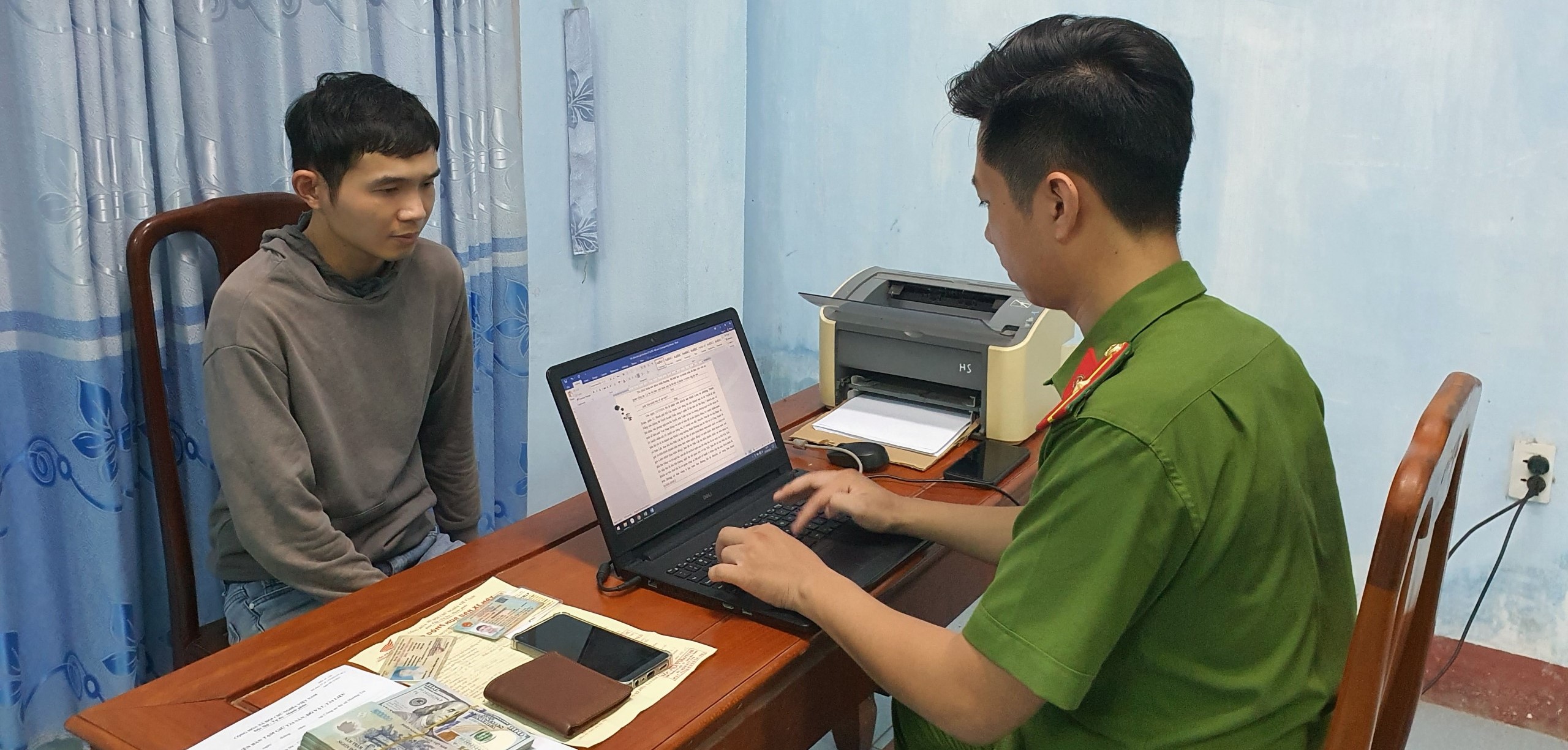 Một đối tượng trộm cắp số tiền lớn trên đường chạy trốn đã bị bắt