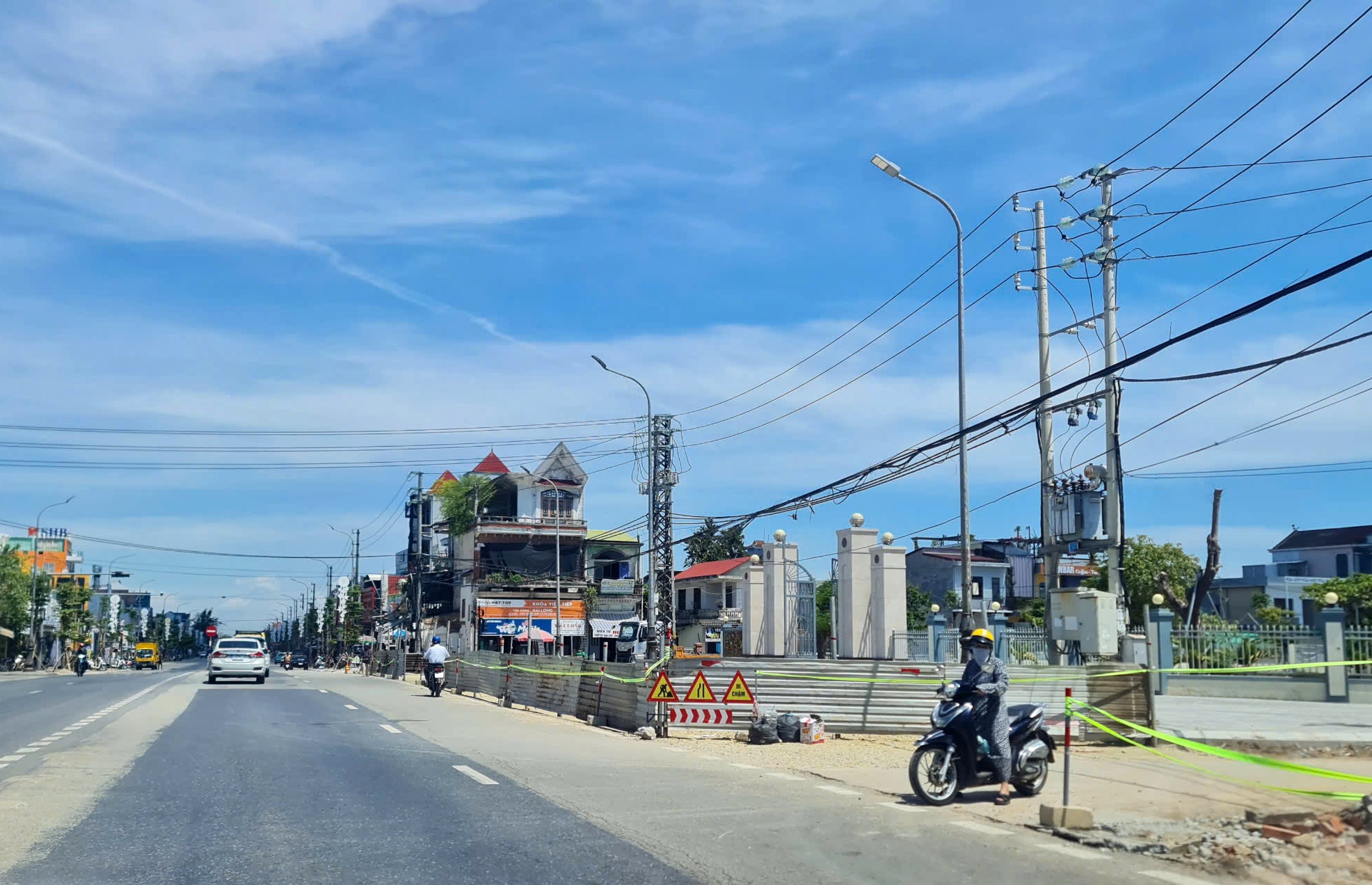 Có hay không việc thi công dẫn đến xâm hại hạ tầng Quốc lộ 1A