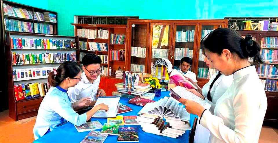 Đồng hành cùng thầy cô xây dựng trường học hạnh phúc