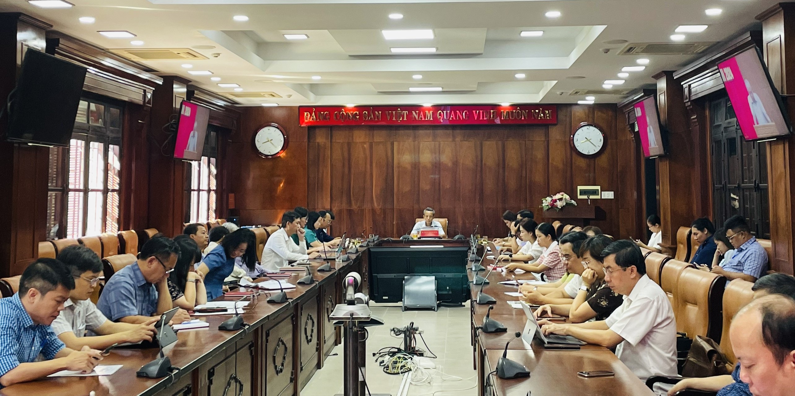 Kinh tế - xã hội nước ta tiếp tục là điểm sáng ở khu vực và thế giới