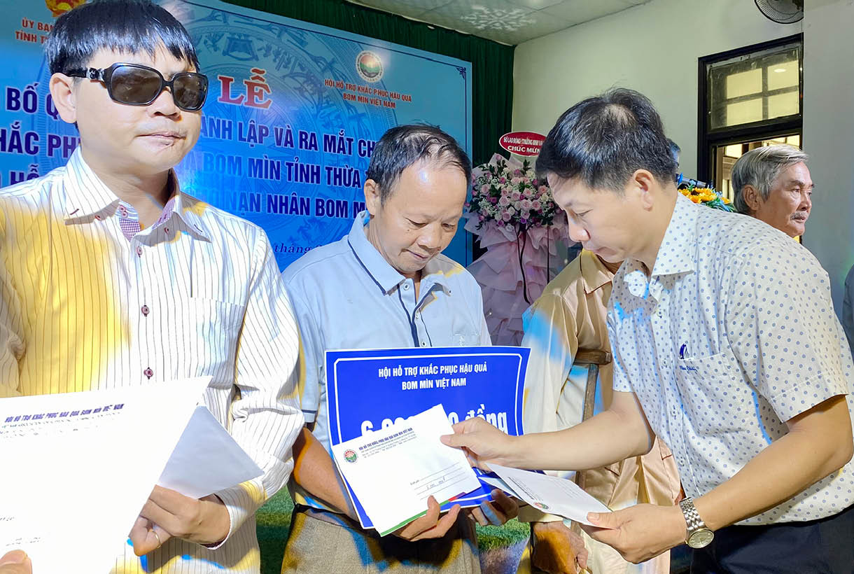 Xoa dịu nỗi đau bom mìn