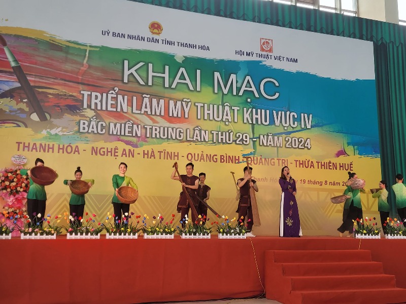 Khai mạc Triển lãm mỹ thuật Bắc miền Trung năm 2024