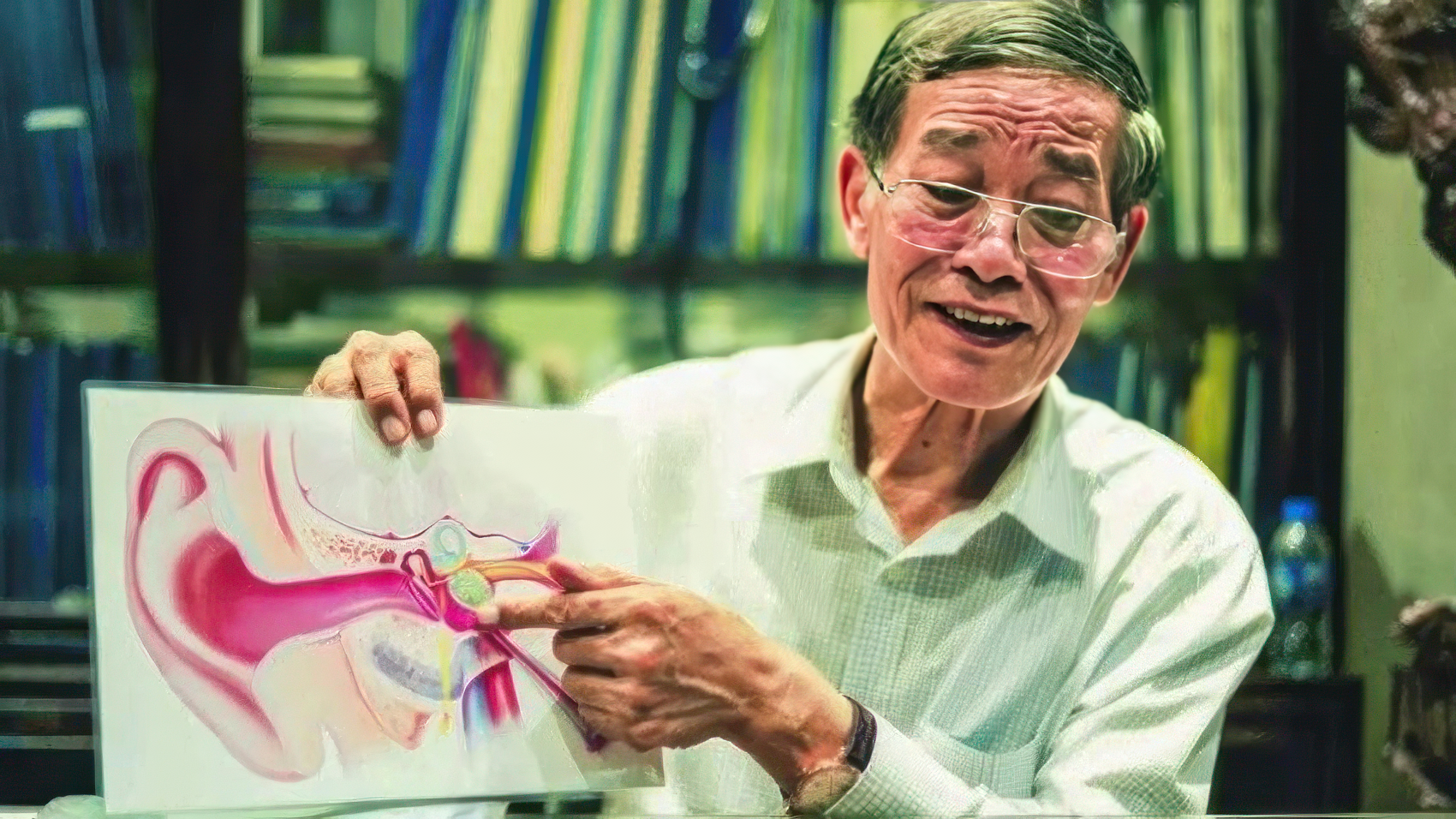 Trẻ bị viêm tai giữa nên và không nên ăn gì