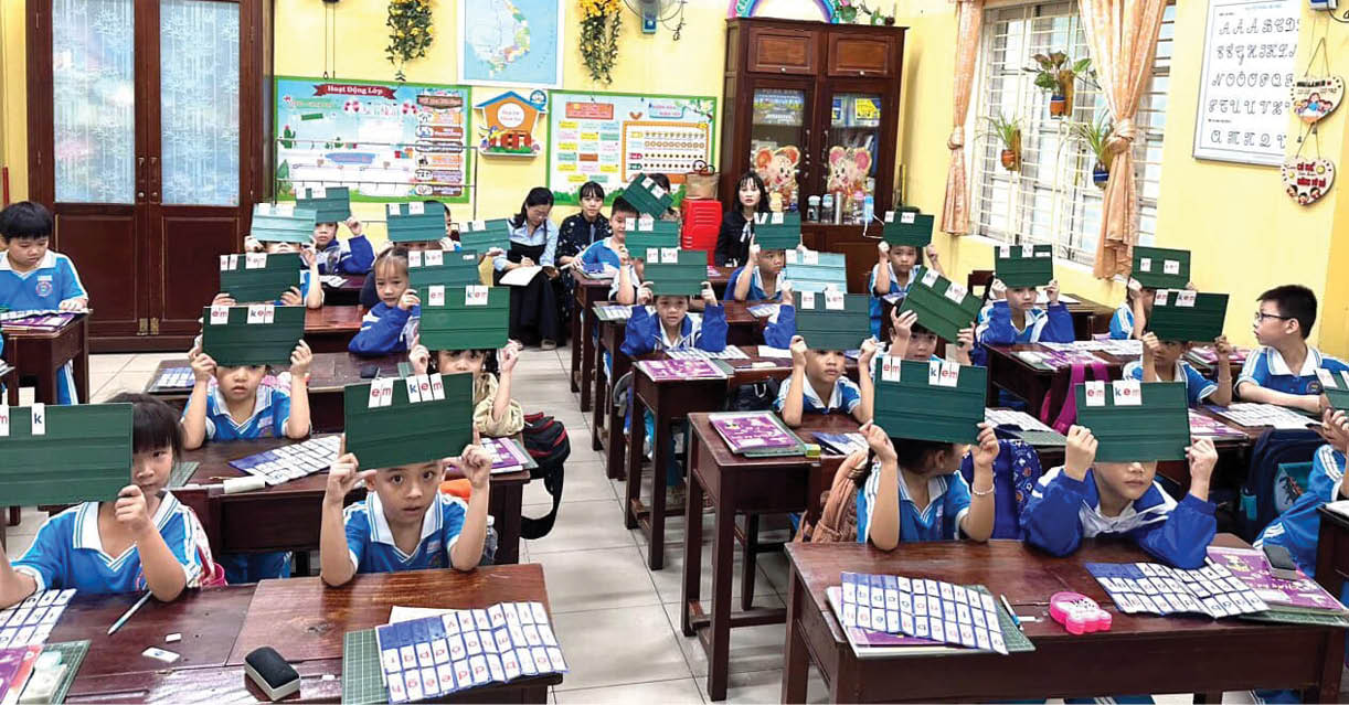 Cùng con bước vào năm học mới