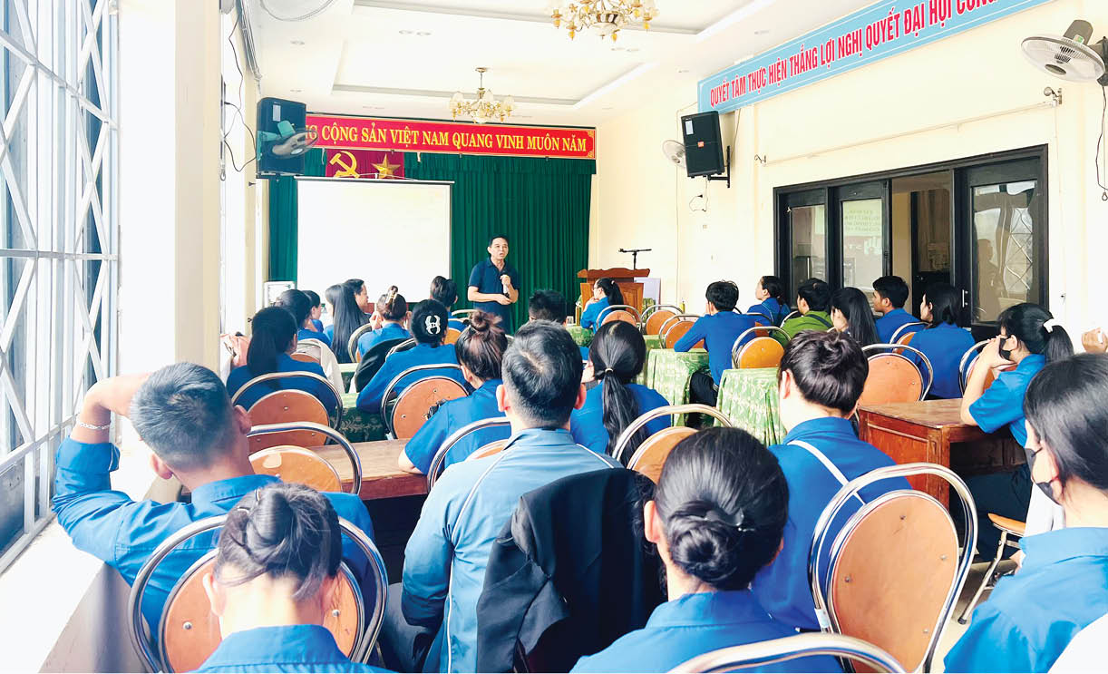 Nâng cao nhận thức phòng, chống HIV AIDS cho cán bộ Đoàn