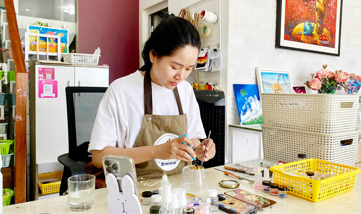 Hút mắt với tranh kim sa