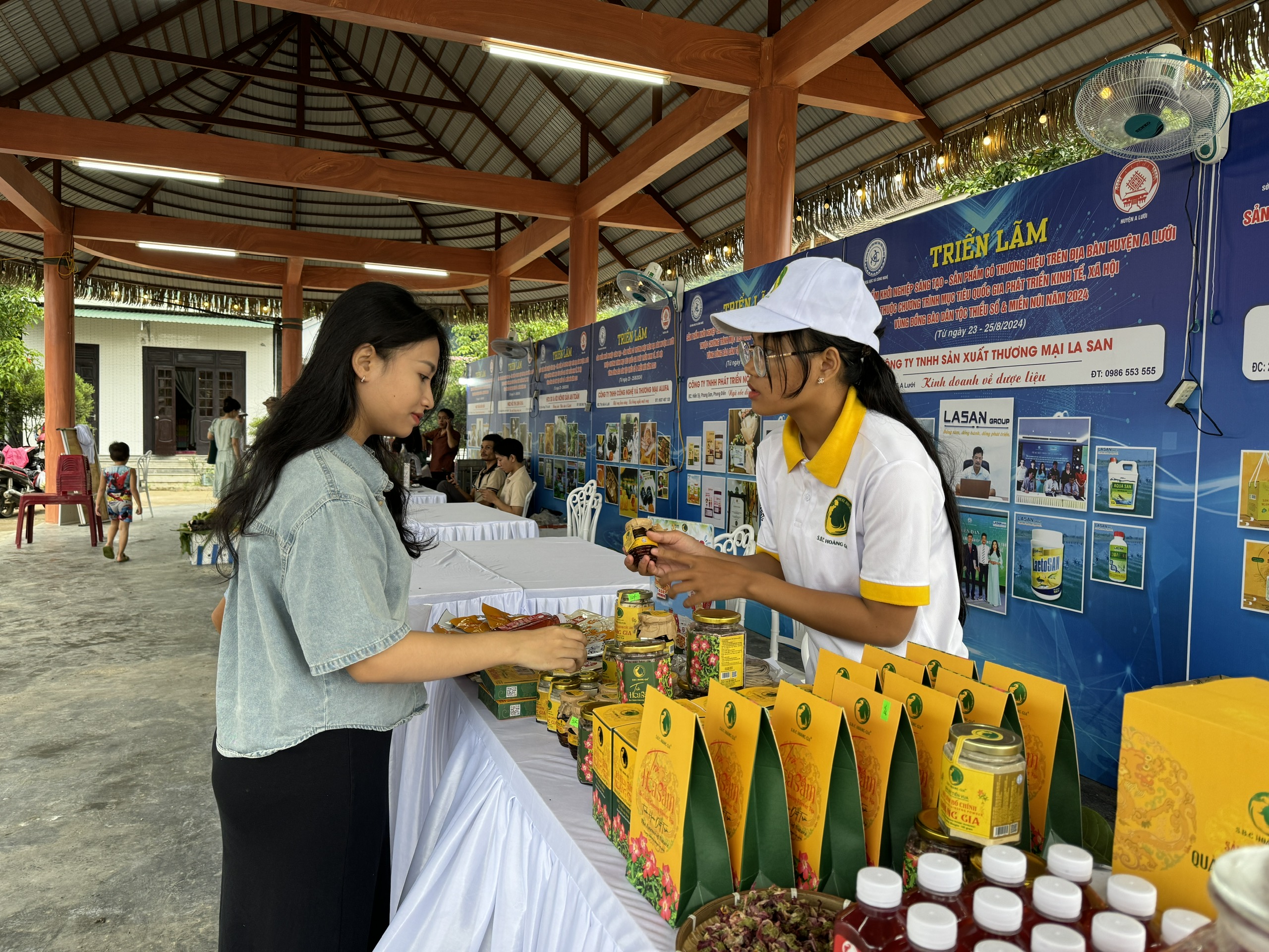Khai mạc chuỗi sự kiện thúc đẩy khởi nghiệp, khởi sự kinh doanh vùng đồng bào dân tộc thiểu số
