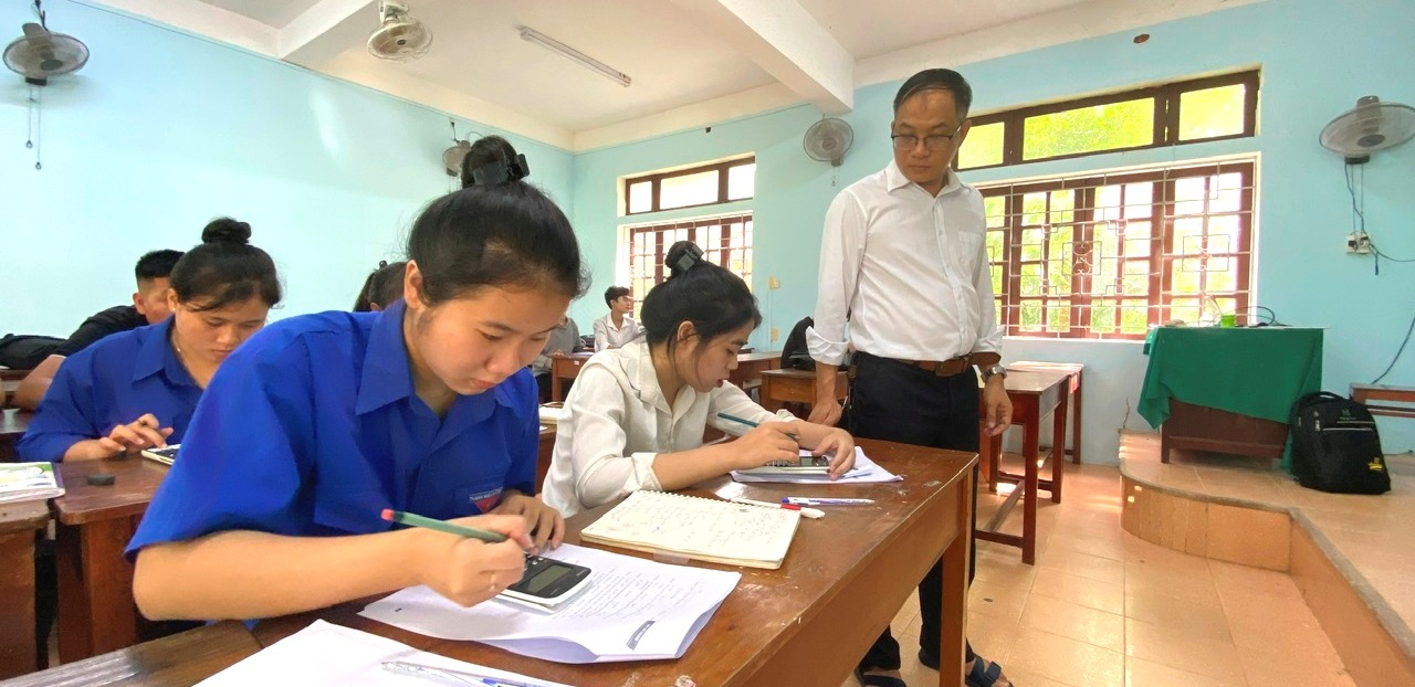 Chuẩn bị tốt các điều kiện triển khai Chương trình giáo dục phổ thông 2018 đối với lớp 9 và lớp 12