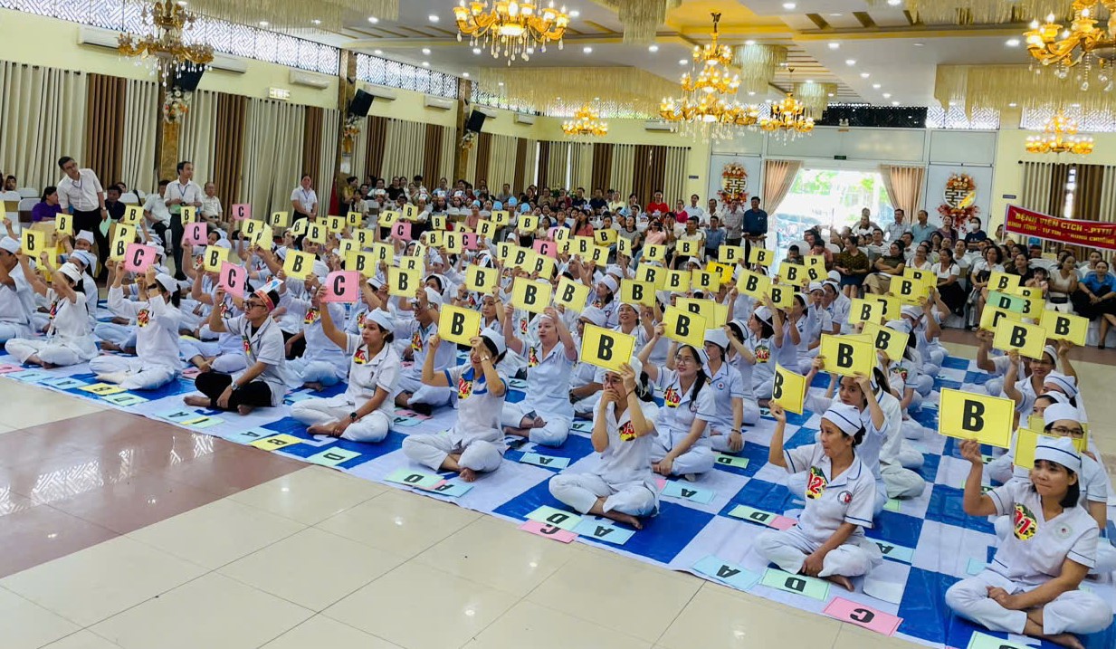 100 điều dưỡng ngành Y tranh tài rung chuông vàng