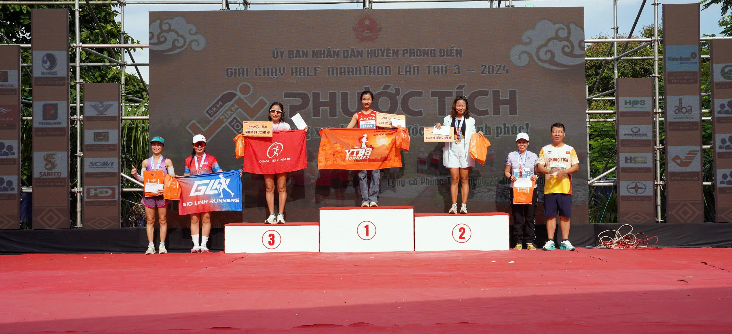 Hơn 1 000 vận động viên tham gia Giải chạy Half Marathon huyện Phong Điền