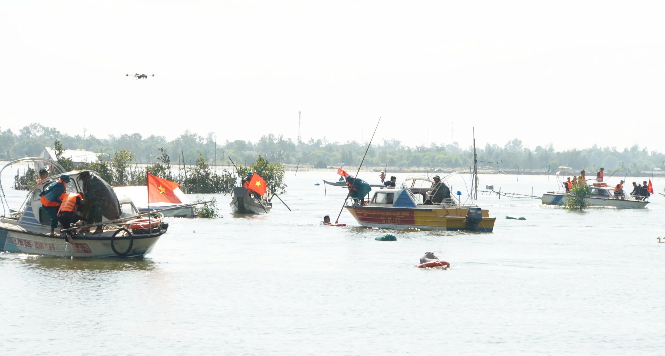 Huyện Phú Vang diễn tập phòng chống lụt bão, tìm kiếm cứu nạn